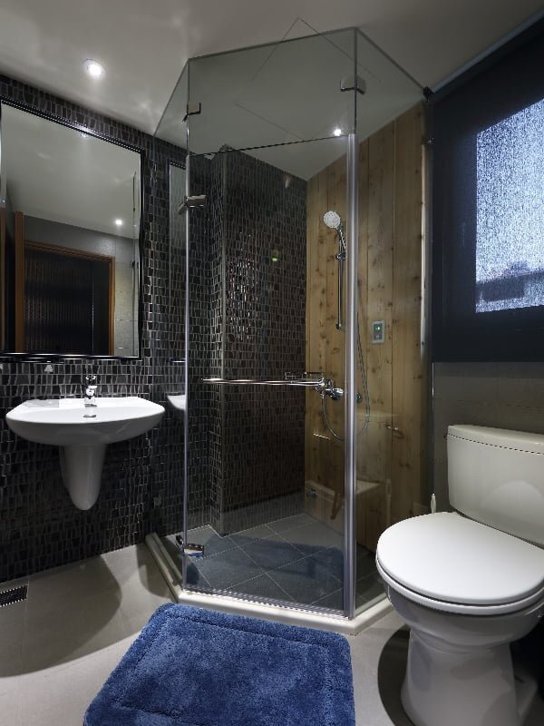 Rothwell Shower Screens
